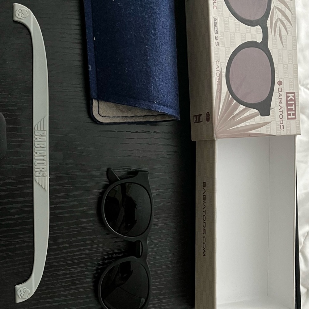 KITH Collaboration | Kids Polarized Sunglasses | Ages 3-5 | With Case - Picture 2 of 6